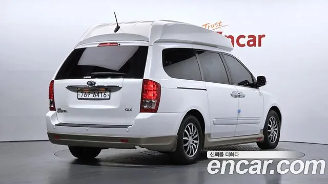 Kia Carnival — фото 2