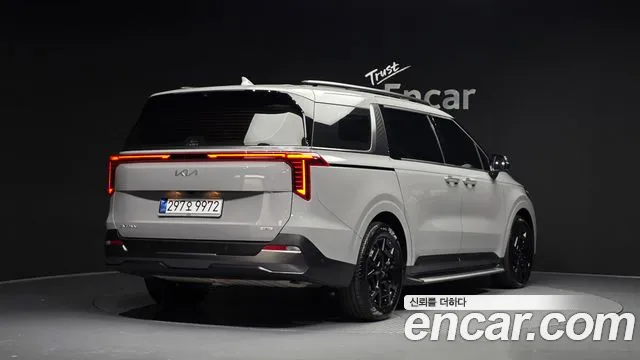 Kia Carnival — фото 1