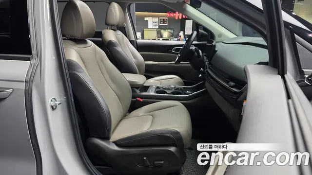 Kia Carnival — фото 10