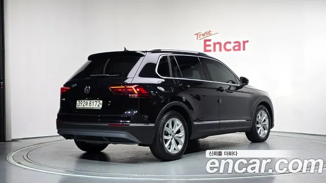 Volkswagen Tiguan — фото 1
