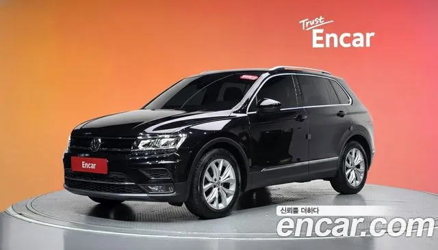Volkswagen Tiguan — фото 20