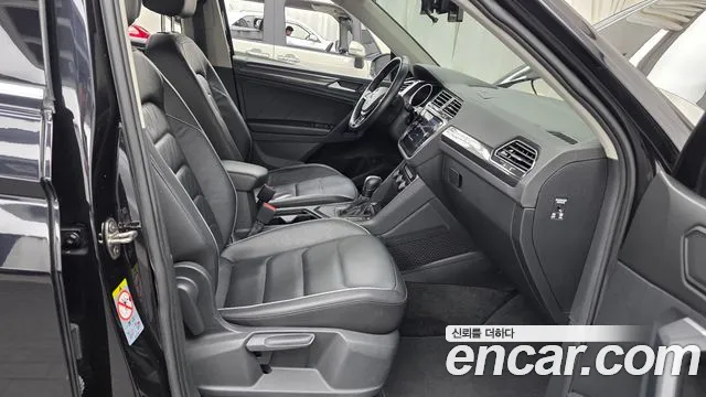 Volkswagen Tiguan — фото 26