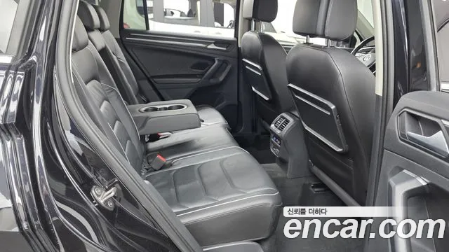 Volkswagen Tiguan — фото 10