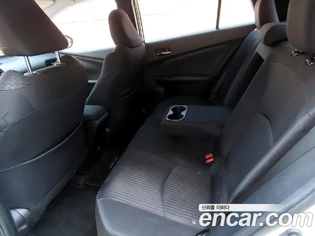 Toyota Prius — фото 6