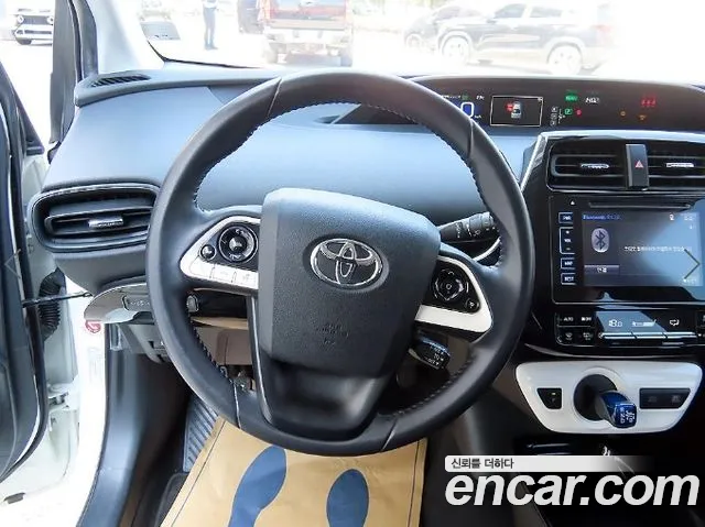 Toyota Prius — фото 8