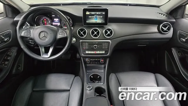 Mercedes-Benz GLA-Class — фото 6