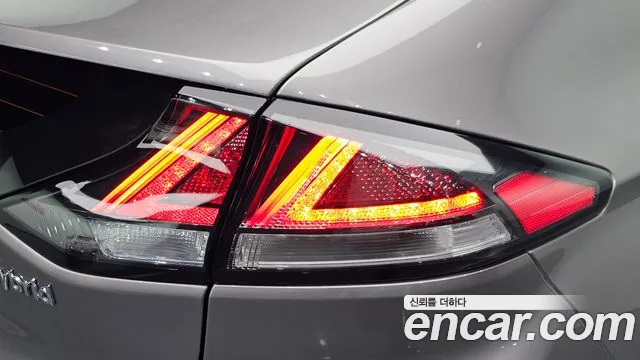 Hyundai Ioniq 5 — фото 23