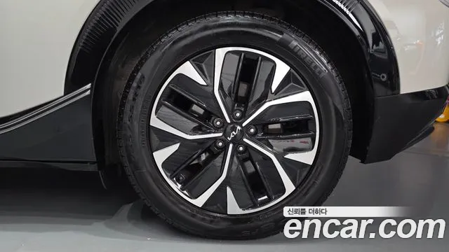 Kia EV6 — фото 21