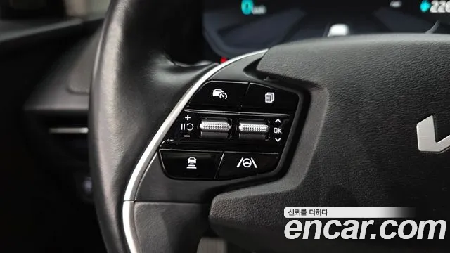 Kia EV6 — фото 35