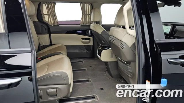 Kia Carnival — фото 12