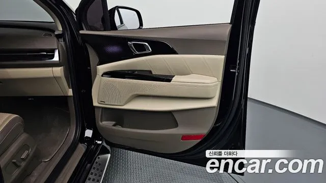 Kia Carnival — фото 25