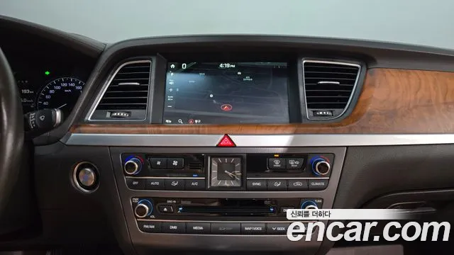 Hyundai Genesis — фото 12