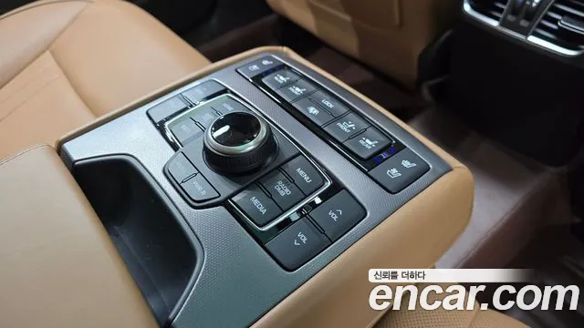 Hyundai Genesis — фото 16