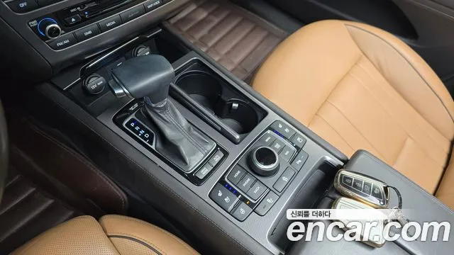 Hyundai Genesis — фото 8