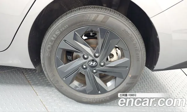 Hyundai Avante — фото 21