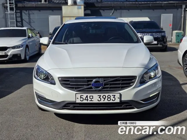 Volvo S60 — фото 1