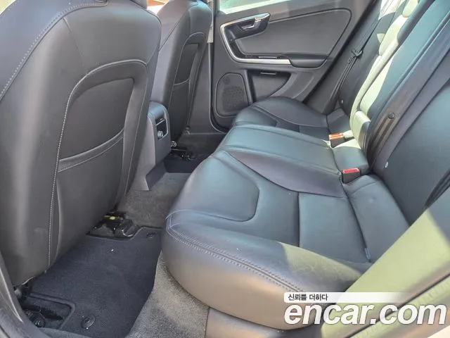 Volvo S60 — фото 15