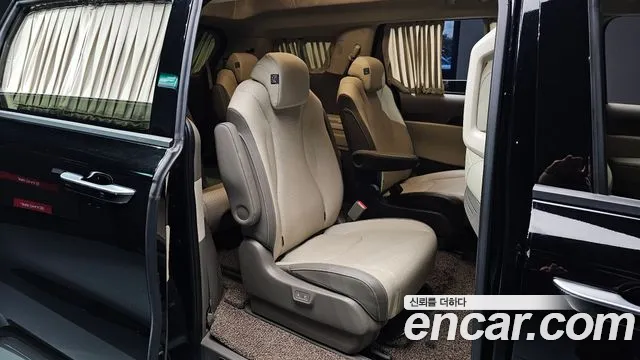 Kia Carnival — фото 11
