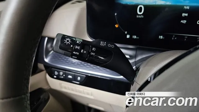 Kia Carnival — фото 15