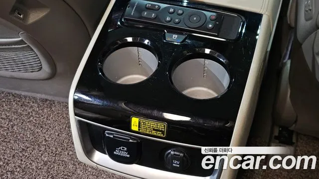 Kia Carnival — фото 33