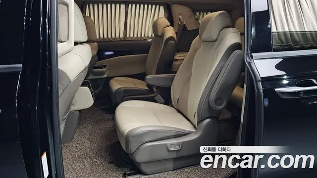 Kia Carnival — фото 10