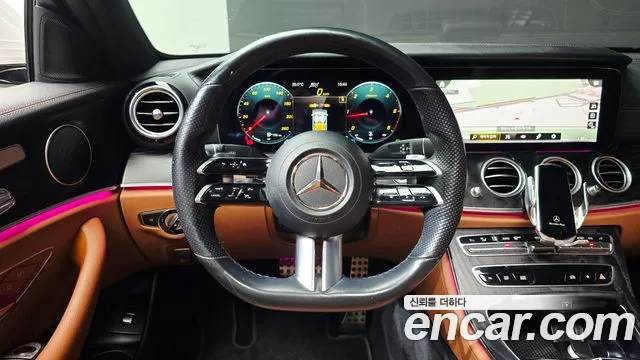 Mercedes-Benz E-Class — фото 14