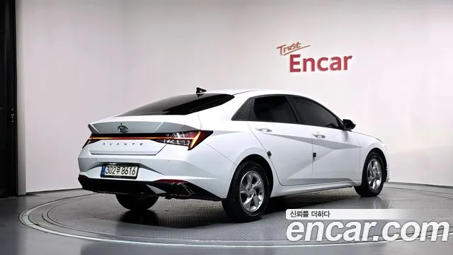 Hyundai Avante — фото 2