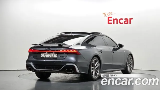 Audi A7 — фото 1