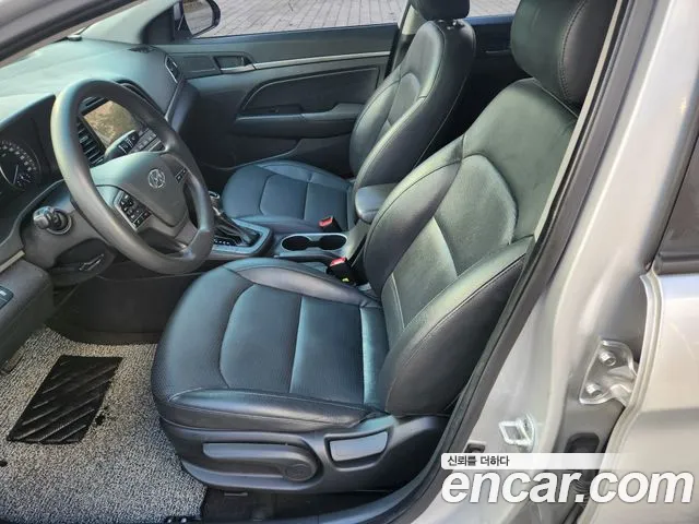 Hyundai Avante — фото 12