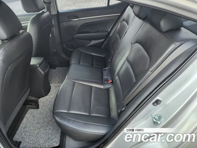 Hyundai Avante — фото 13