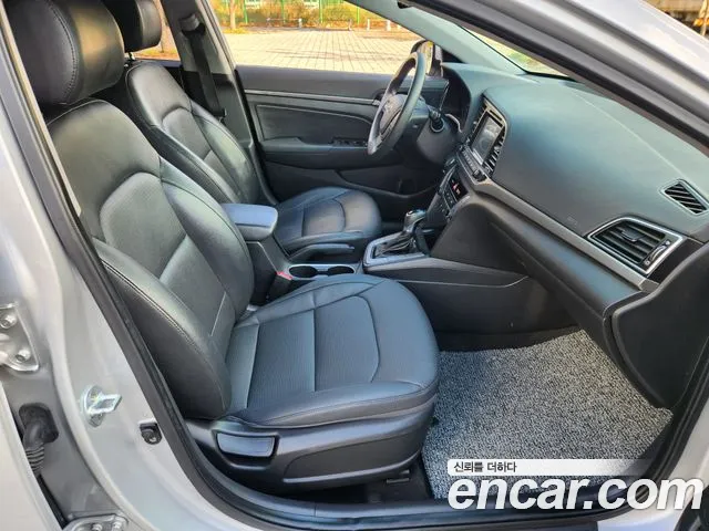 Hyundai Avante — фото 15