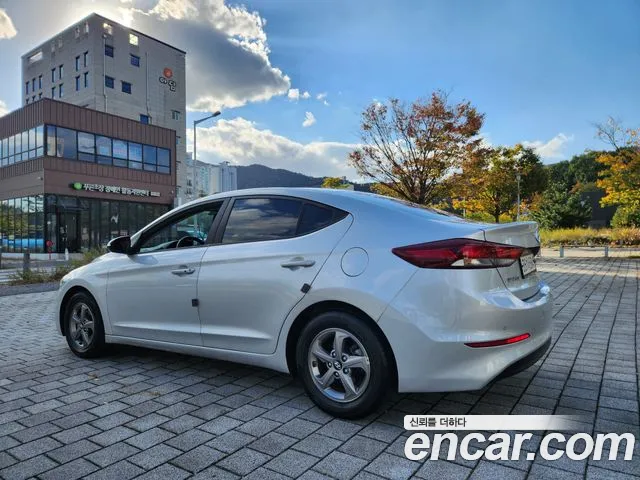 Hyundai Avante — фото 3