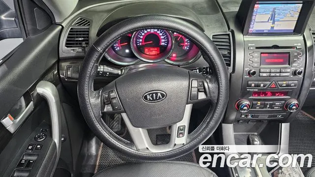 Kia Sorento — фото 12