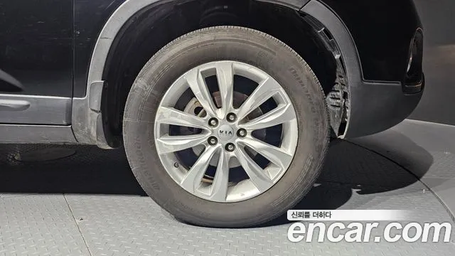 Kia Sorento — фото 21