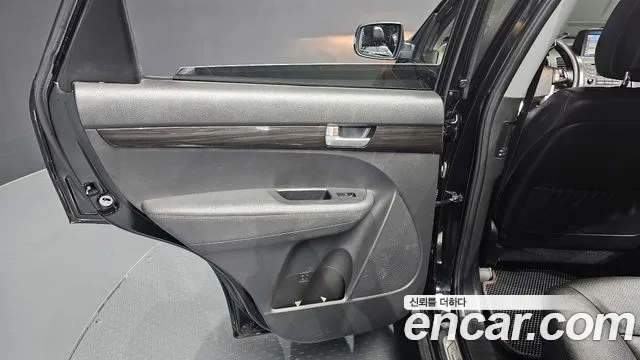 Kia Sorento — фото 25