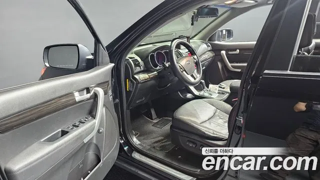 Kia Sorento — фото 9