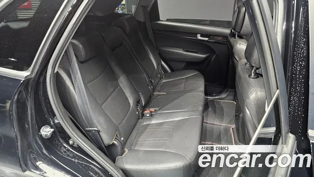 Kia Sorento — фото 10