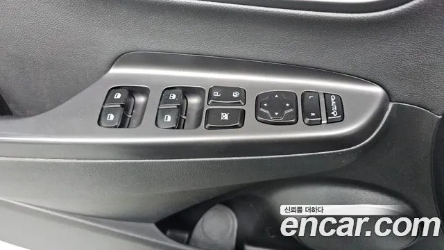 Hyundai Kona — фото 28