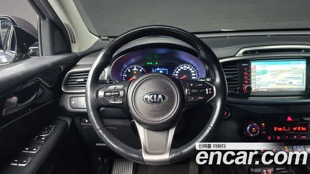 Kia Sorento — фото 13
