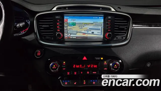 Kia Sorento — фото 15