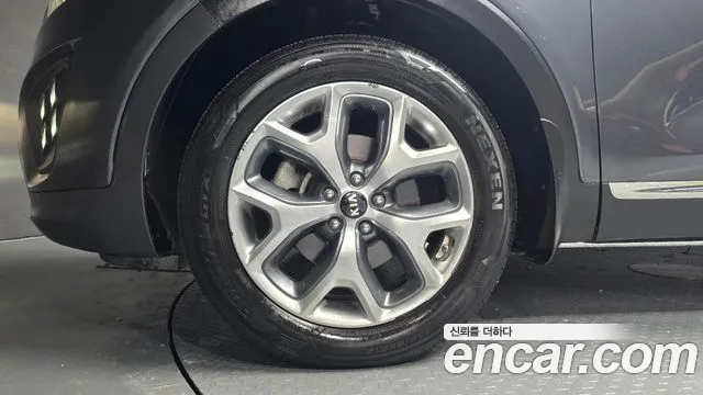 Kia Sorento — фото 5