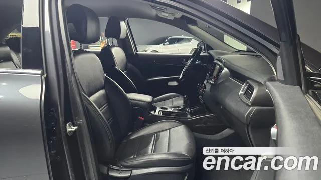 Kia Sorento — фото 10