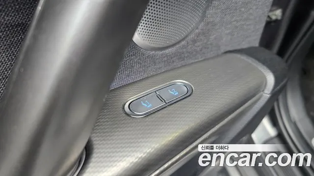 Genesis GV60 — фото 19