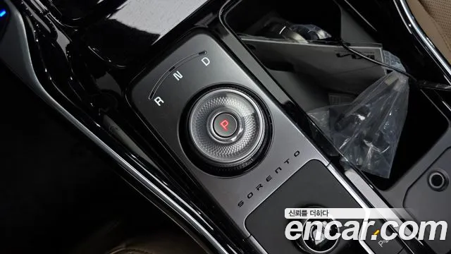 Kia Sorento — фото 8