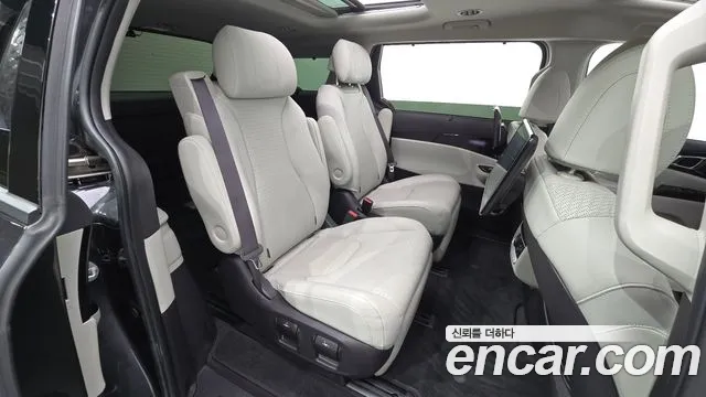 Kia Carnival — фото 12
