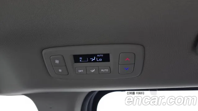 Kia Carnival — фото 31