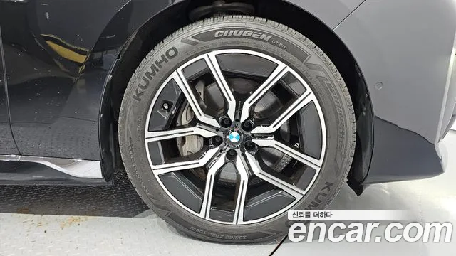 BMW i7 — фото 21
