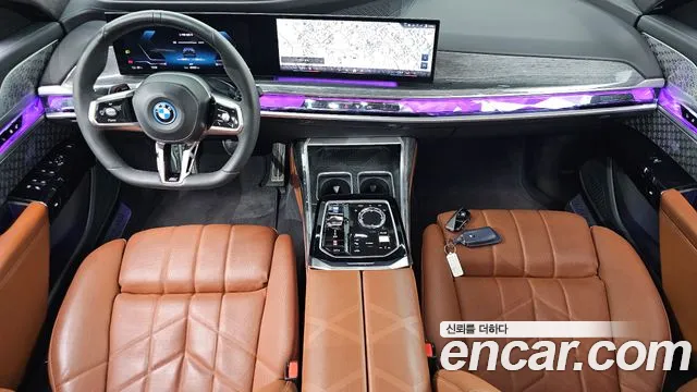 BMW i7 — фото 7