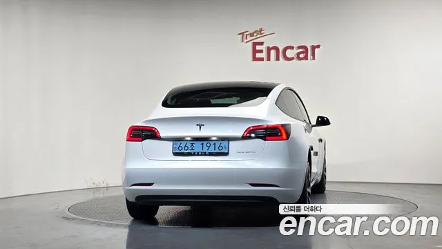 Tesla Model 3 — фото 4