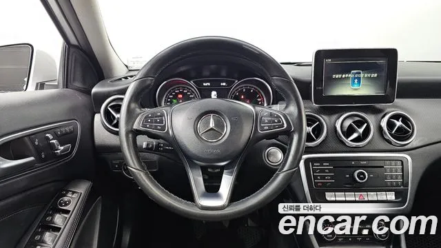 Mercedes-Benz GLA-Class — фото 13